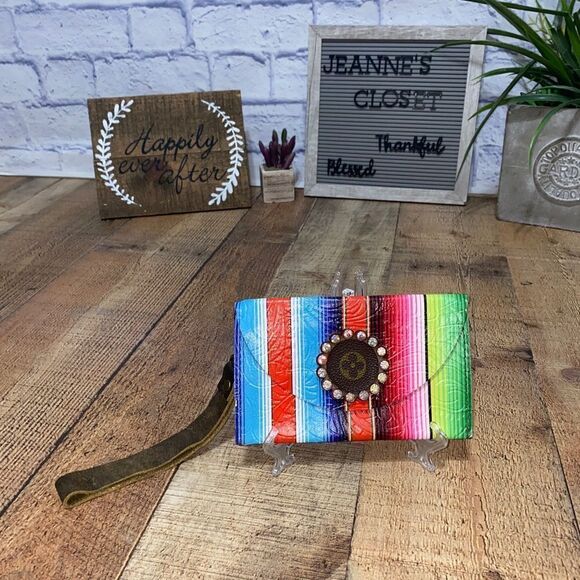Leather serape wristlet upcycled - Picture 2 of 12